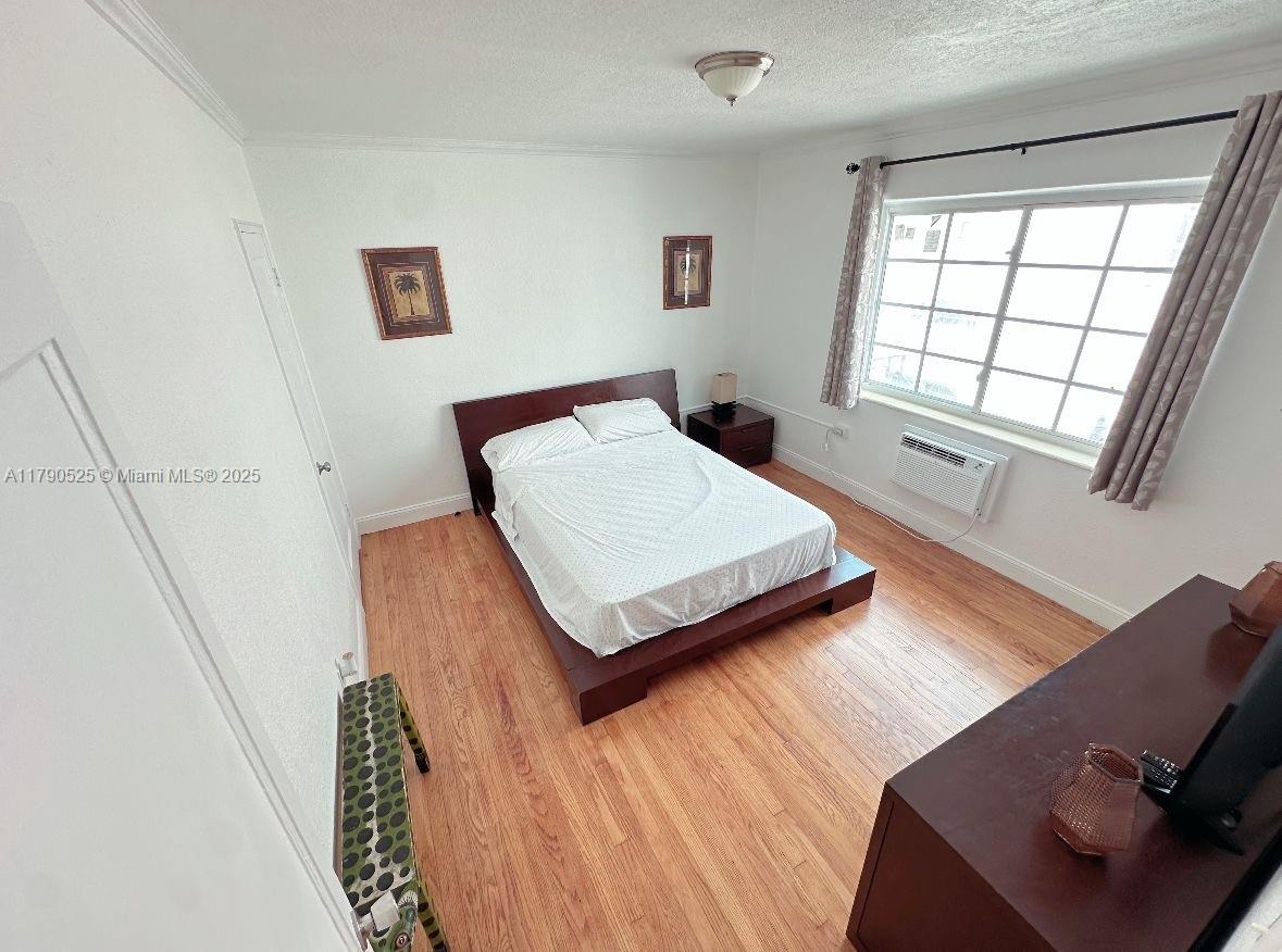 Rental Property at 7445 Harding Ave 213, Miami Beach, Miami-Dade County, Florida - Bedrooms: 1 
Bathrooms: 1  - $1,800 MO.