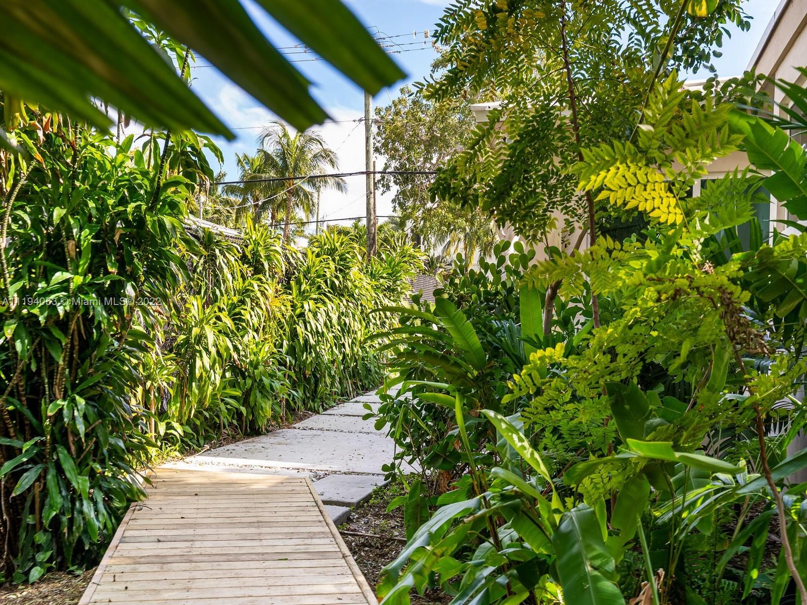 RHODES AMD NEW BISC - Residential Lease