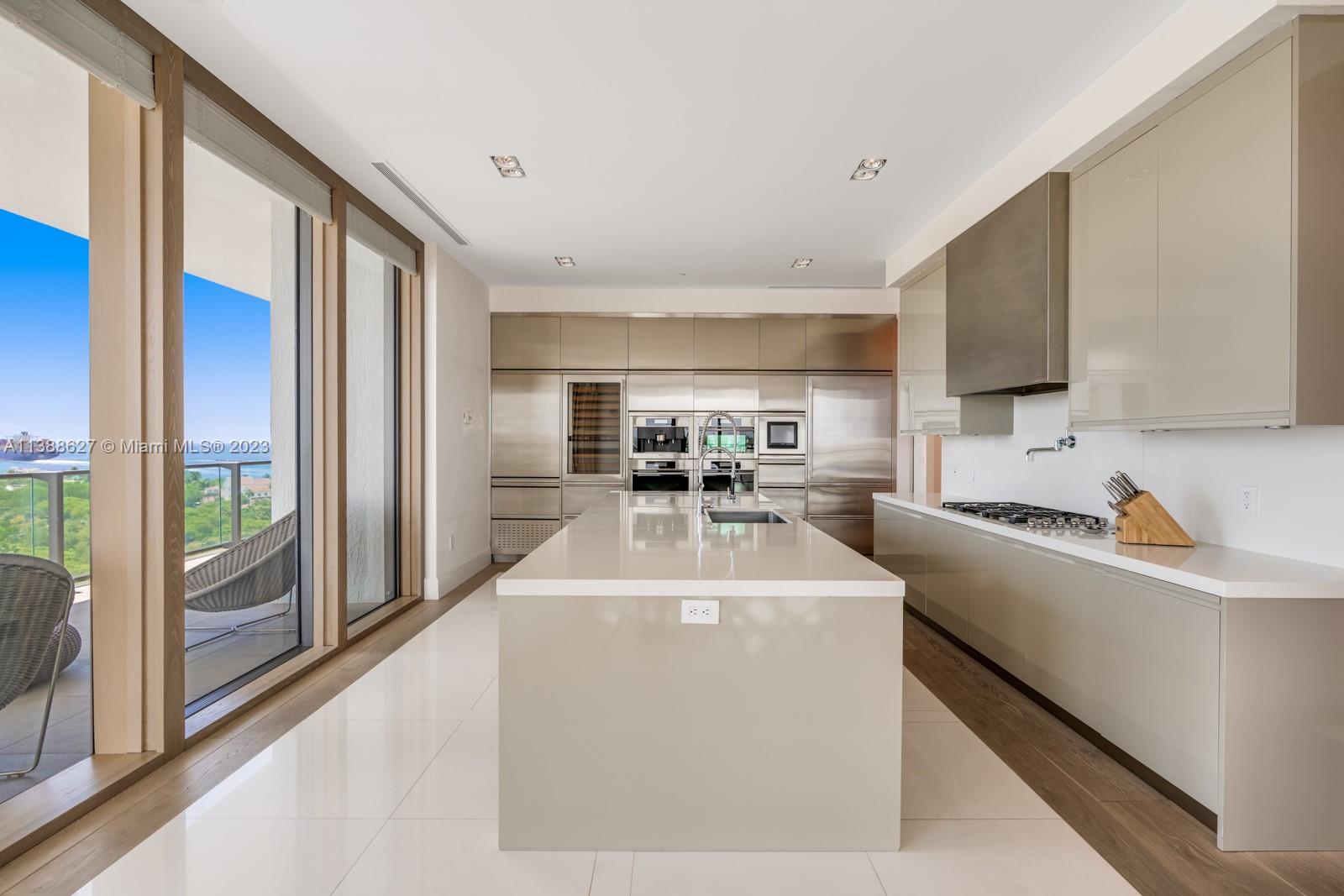 APOGEE CONDO - Residential Lease