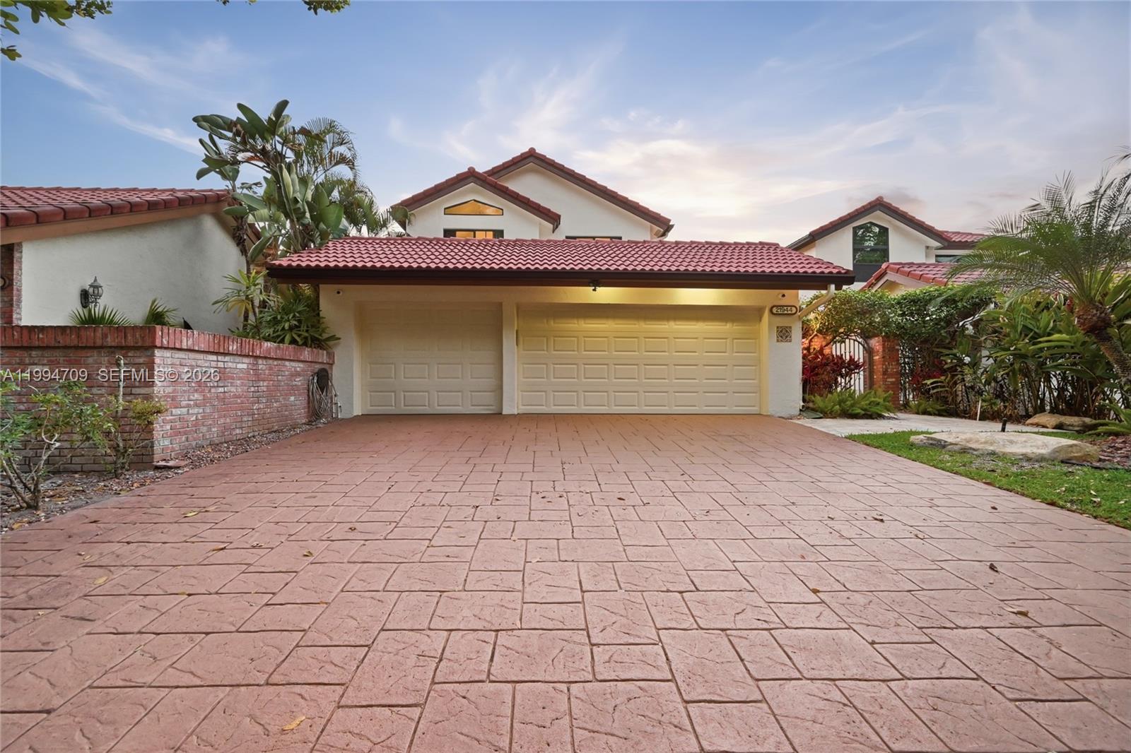 TOWN PLACE CLUB VILLAS - Residential Lease