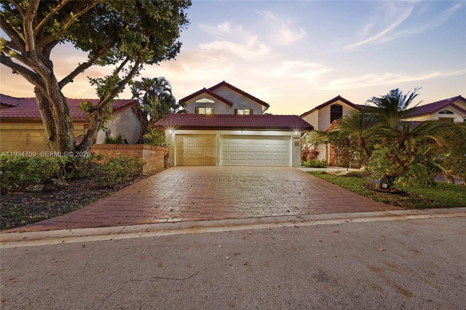 TOWN PLACE CLUB VILLAS - Residential Lease