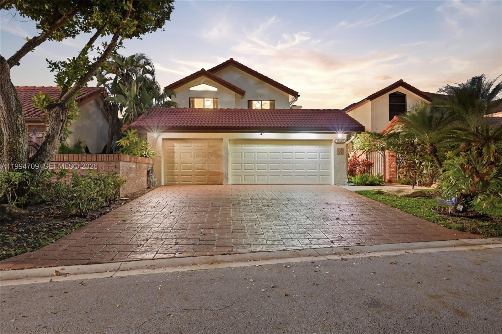 TOWN PLACE CLUB VILLAS - Residential Lease