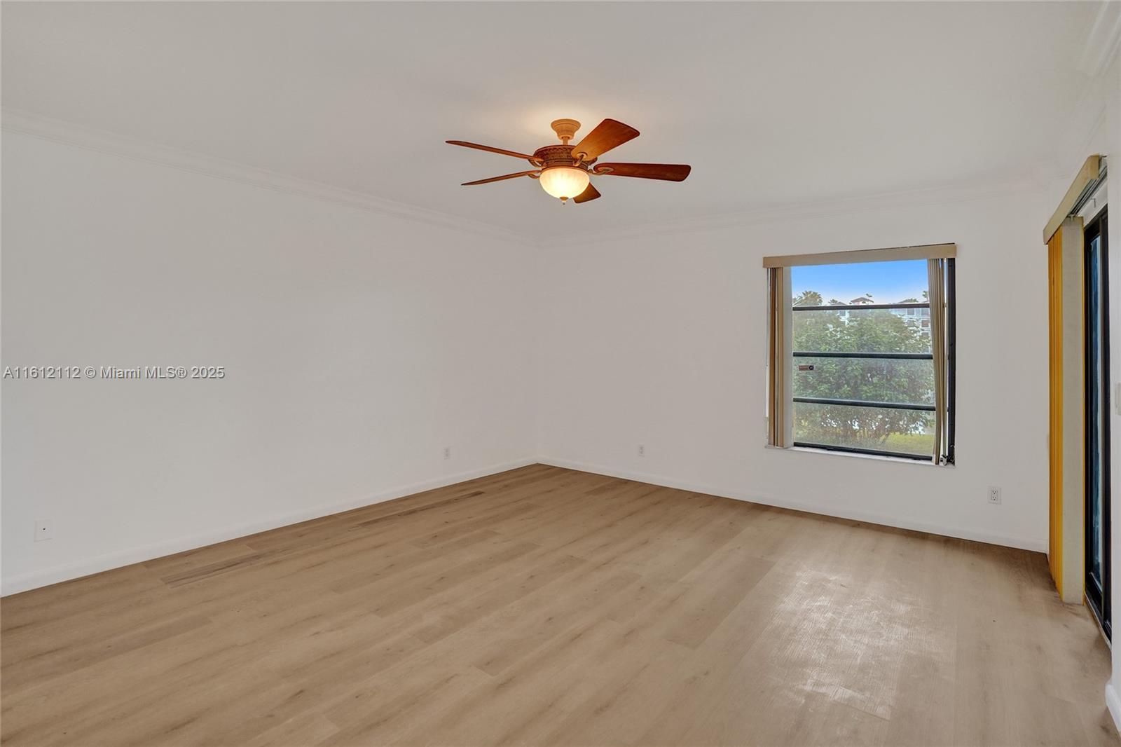 HUNTINGTON POINTE - Residential