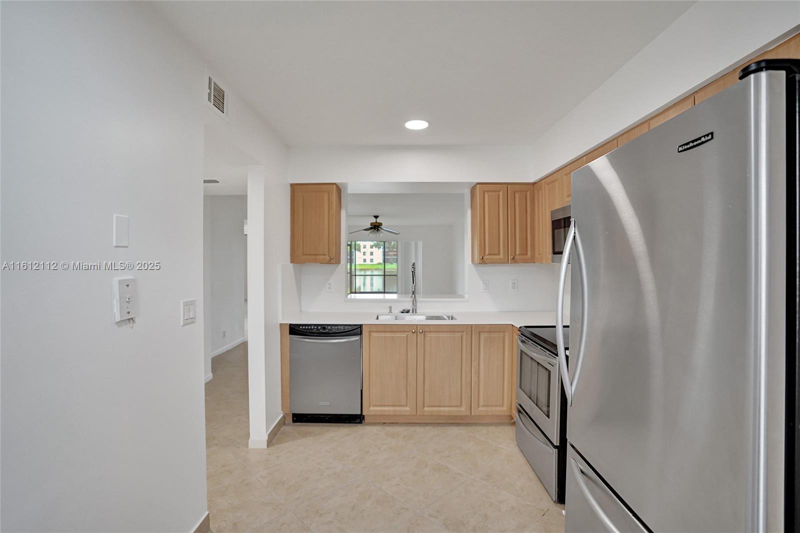 HUNTINGTON POINTE - Residential