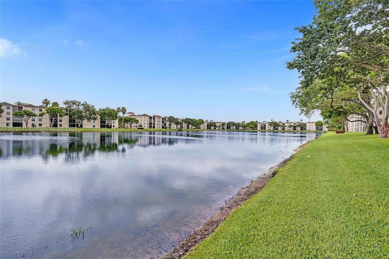 HUNTINGTON POINTE - Residential