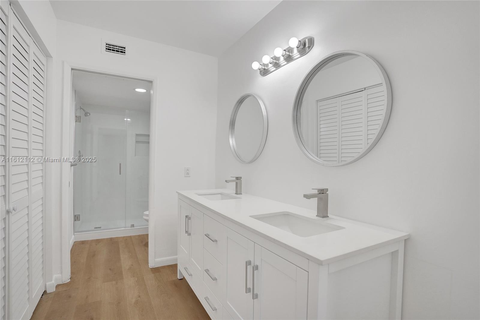 HUNTINGTON POINTE - Residential