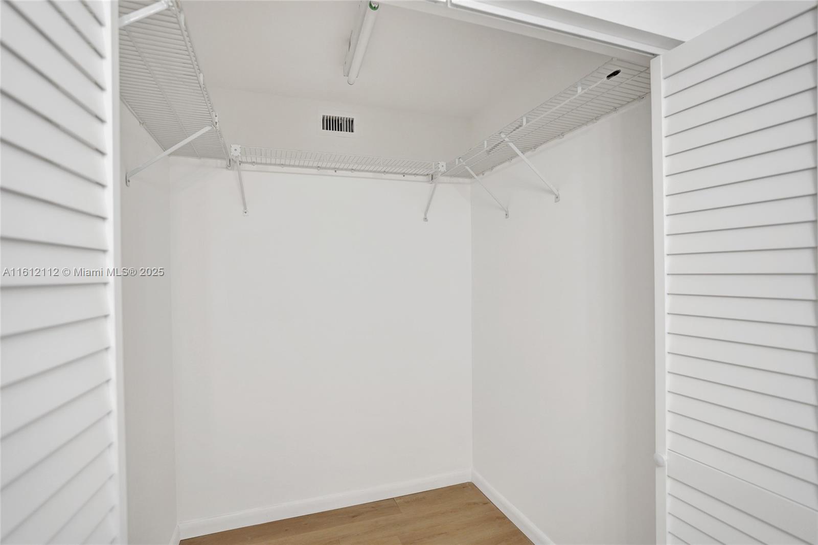 HUNTINGTON POINTE - Residential