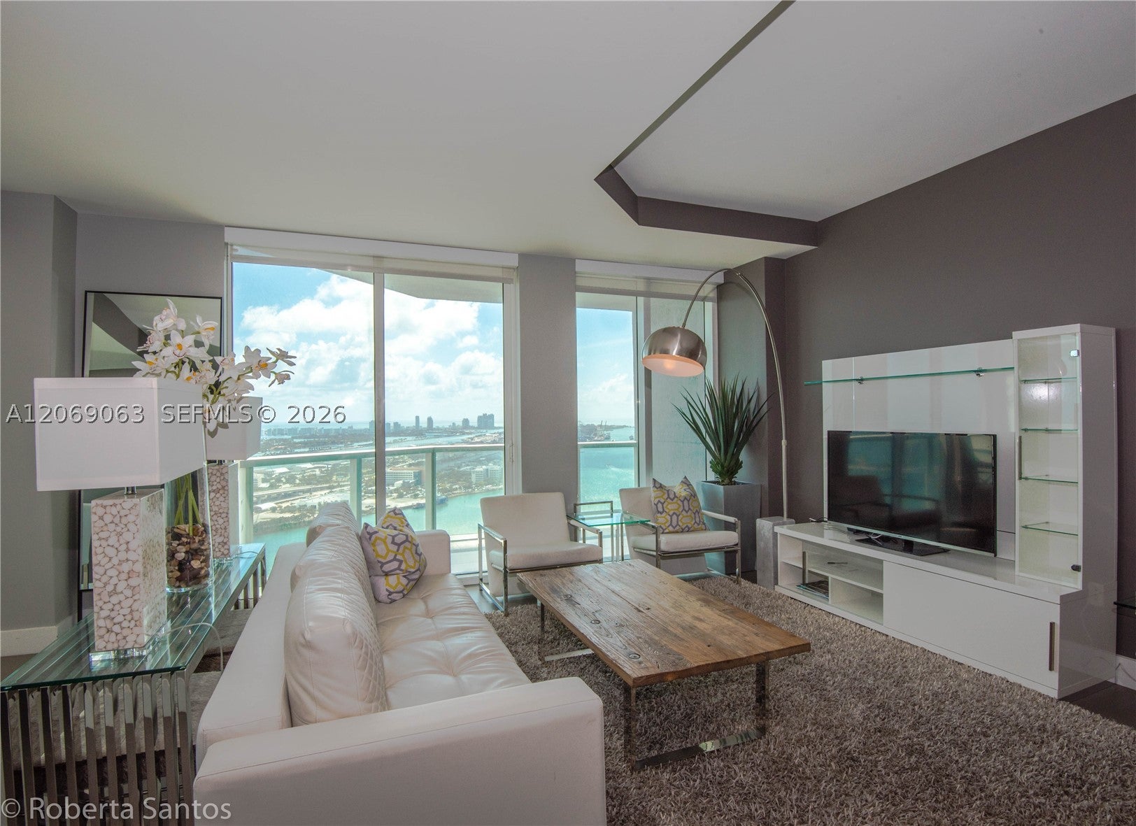 244 Biscayne Blvd 3902