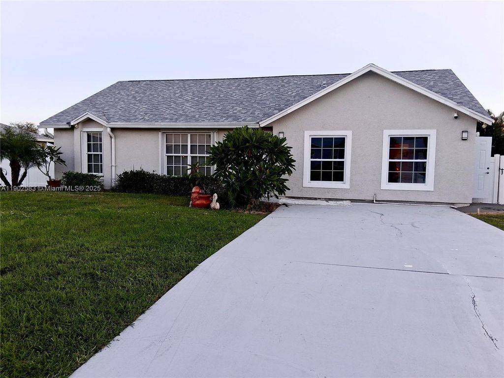 Photo of 250 SW Airview Ave #B, Port St Lucie, FL 34984 (MLS # A11902583)