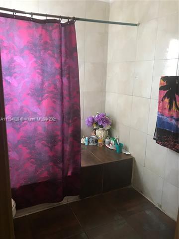 HOME OWNERS PARADISE - Residential