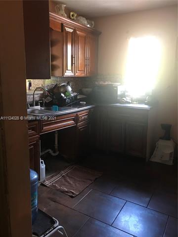 HOME OWNERS PARADISE - Residential