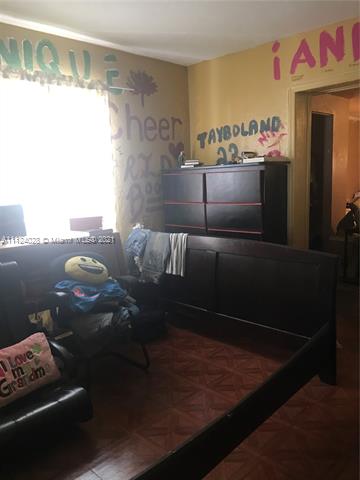 HOME OWNERS PARADISE - Residential