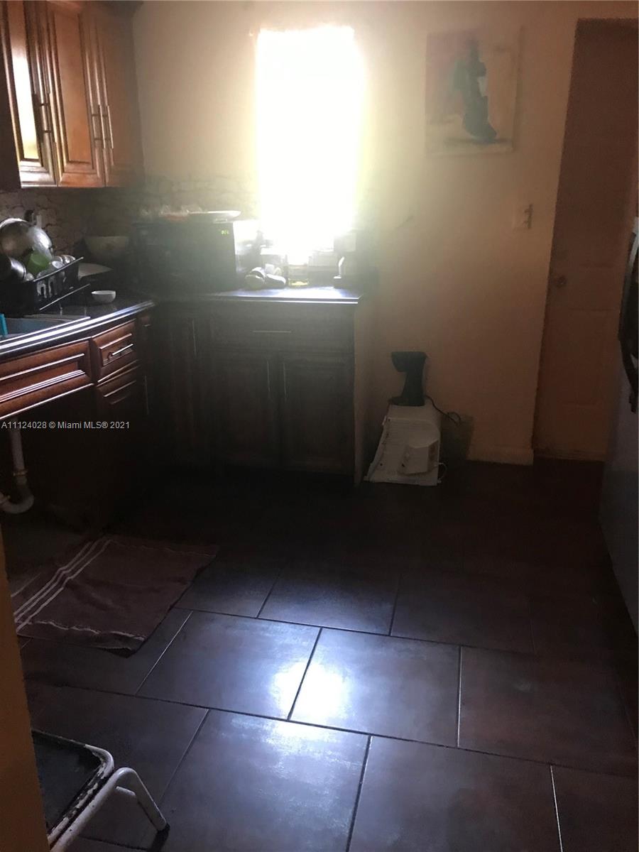 HOME OWNERS PARADISE - Residential