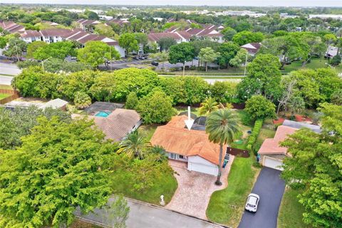 Single Family Residence in Coral Springs FL 8937 3rd Ct 46.jpg