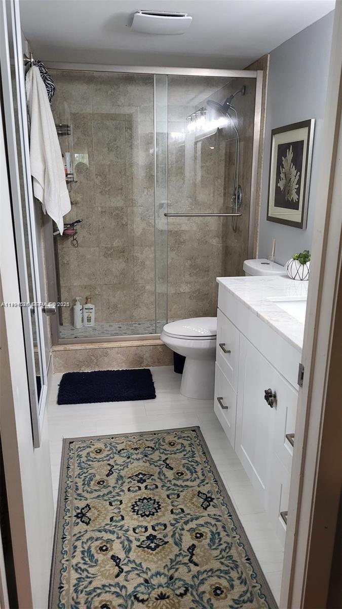 RAMBLEWOOD EAST CONDO - Residential Lease