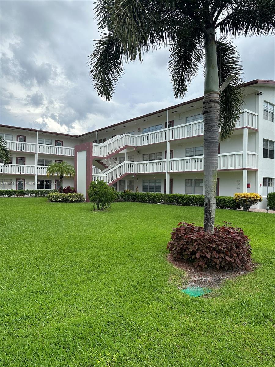 Resort-style living at an affordable price! This 2-bedroom, 1.5-bath 1st floor corner unit offers extra windows for natural light and the convenience of no stairs or elevators. Located in Century Village – Boca Raton, a 55+ active adult community, residents enjoy a 125,000 sq ft clubhouse with a 1,250-seat theater, full fitness center, billiards, arts & crafts studio, party room, catering kitchen, and numerous activity rooms. A full-time activities director ensures there’s always something to do. Outdoors, enjoy lakes, walking paths, tennis, bocce ball, shuffleboard, and 13 satellite pools.
Basic cable and internet included. Annual rental only. No pets. Unit is in good condition and ready for immediate occupancy.