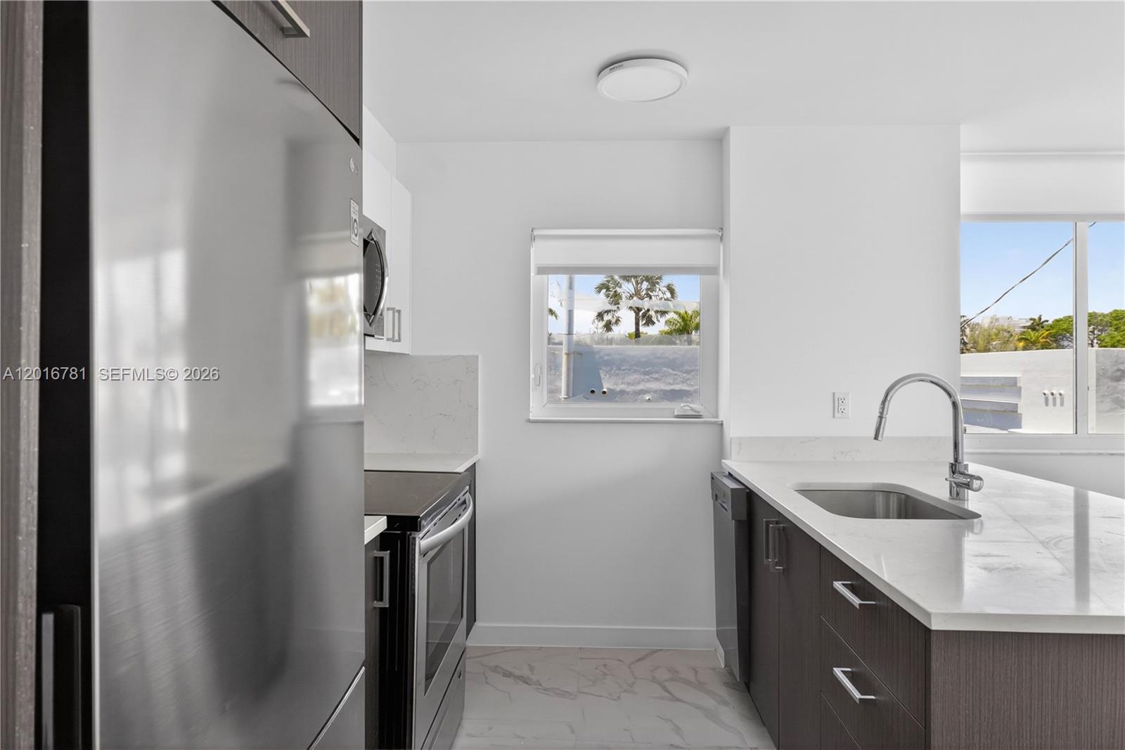 1552 Euclid Ave 08