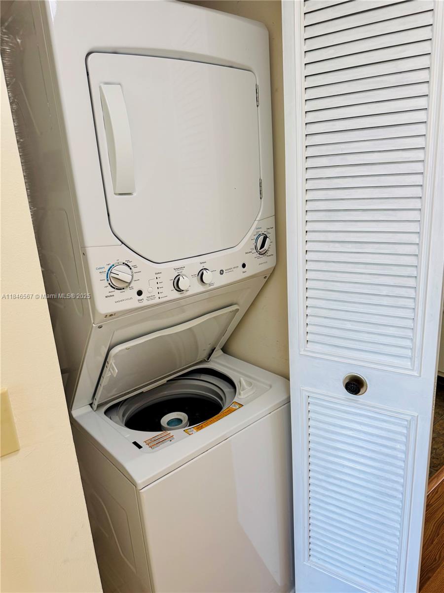 PINE RIDGE NORTH VILLAGE - Residential