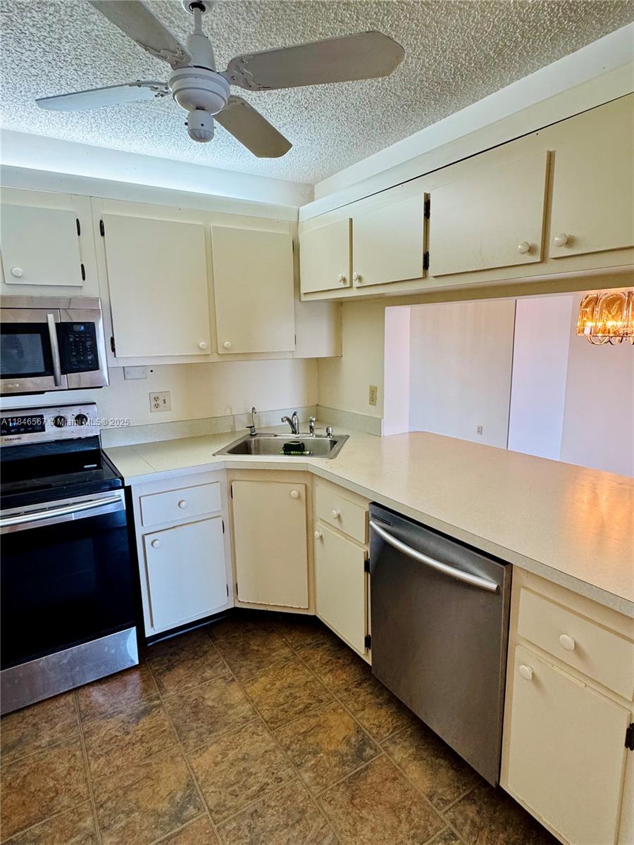 PINE RIDGE NORTH VILLAGE - Residential