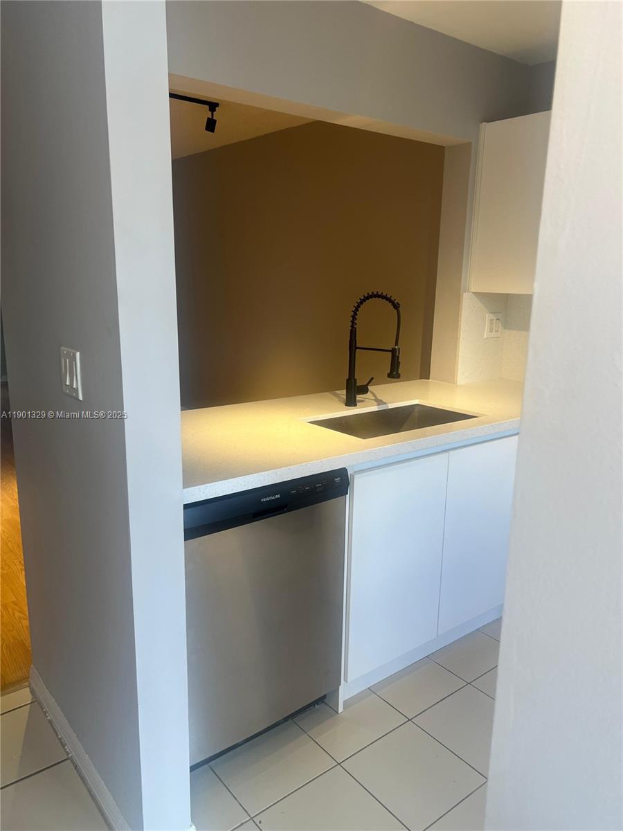 MONTEREY VILLAGE-TWO COND - Residential Lease