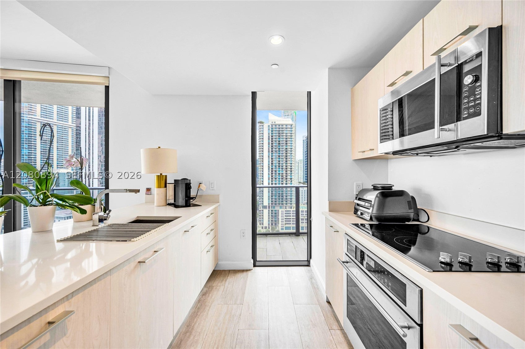 45 SW 9th St 2103