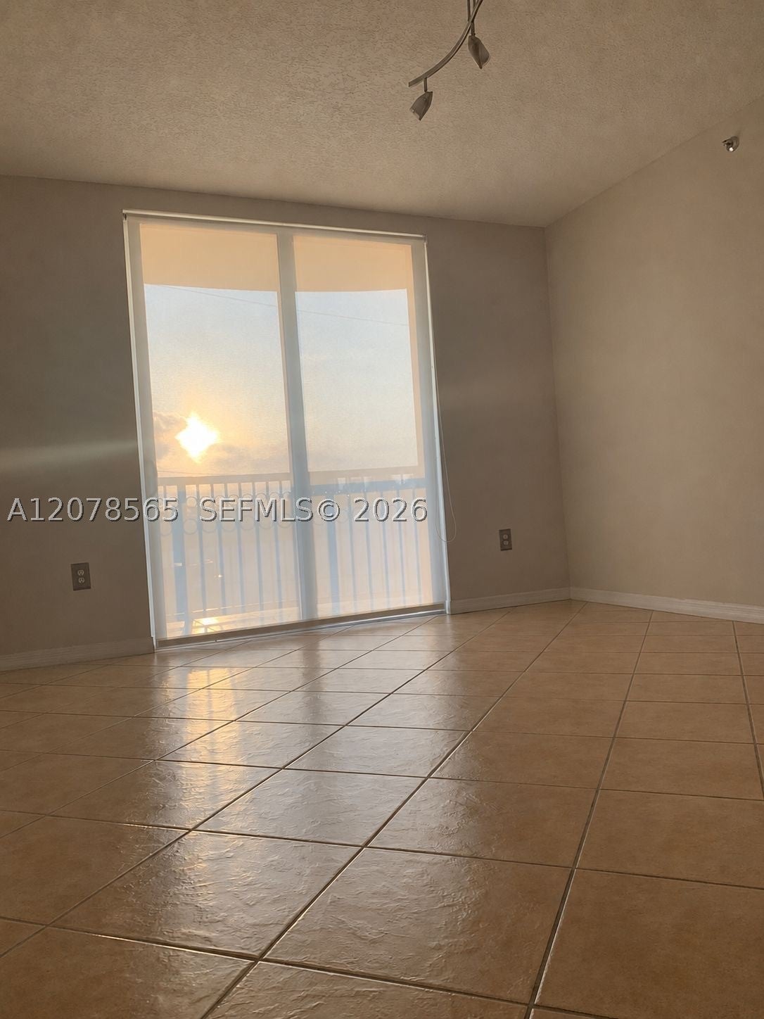 Properties 2 8888 Collins Ave 206