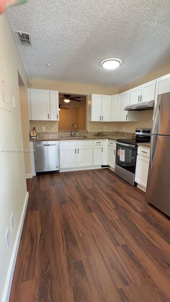 ROYALE GARDENS CONDO - Residential