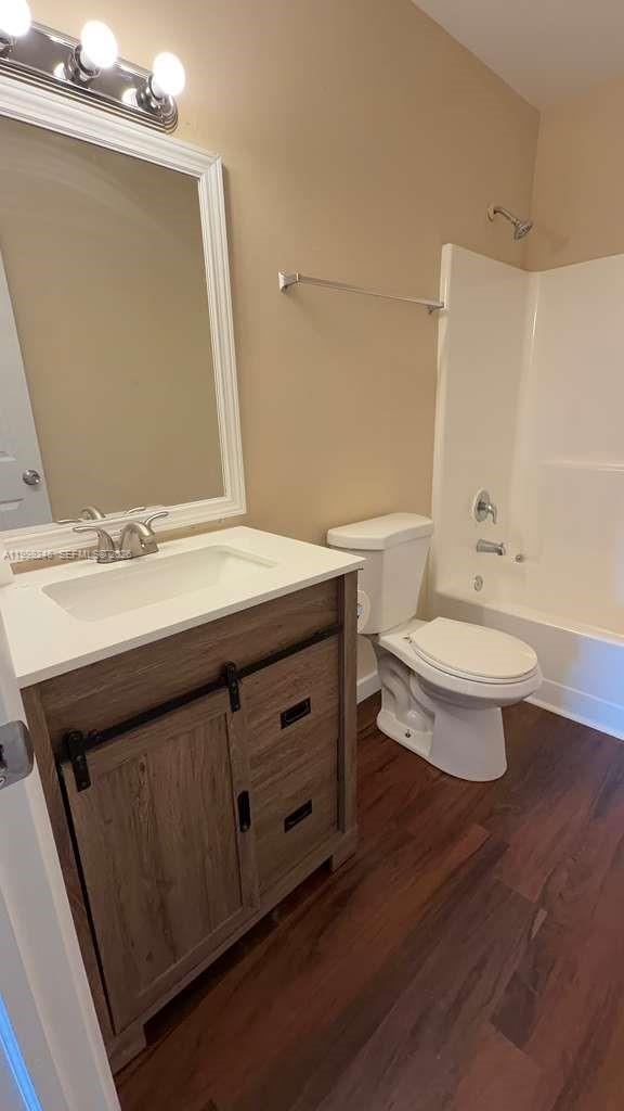 ROYALE GARDENS CONDO - Residential