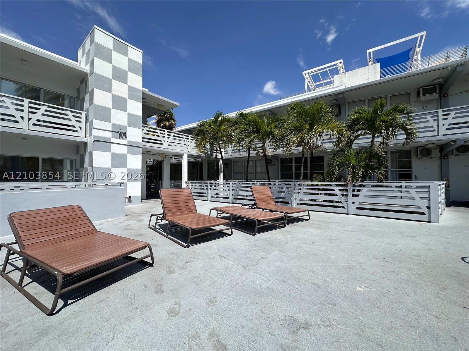 1446 Ocean Dr 28