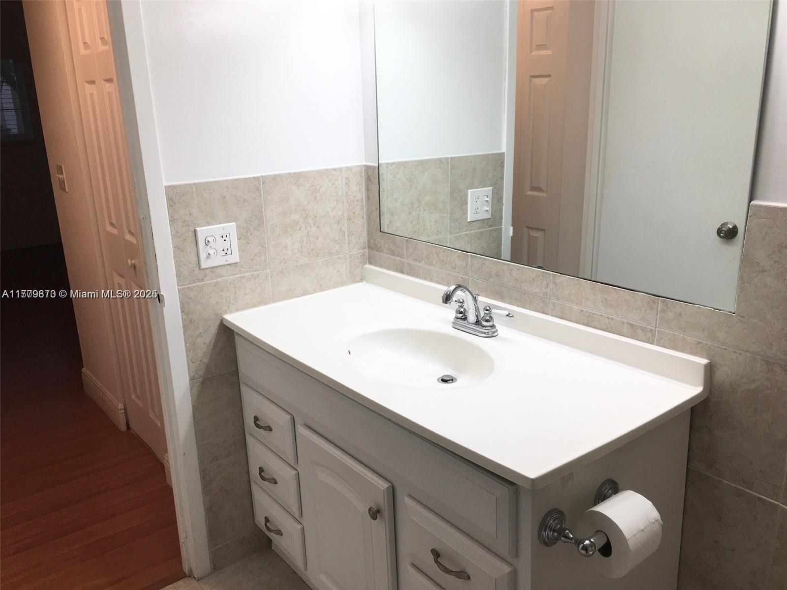 RIVER MANOR CONDO - Residential