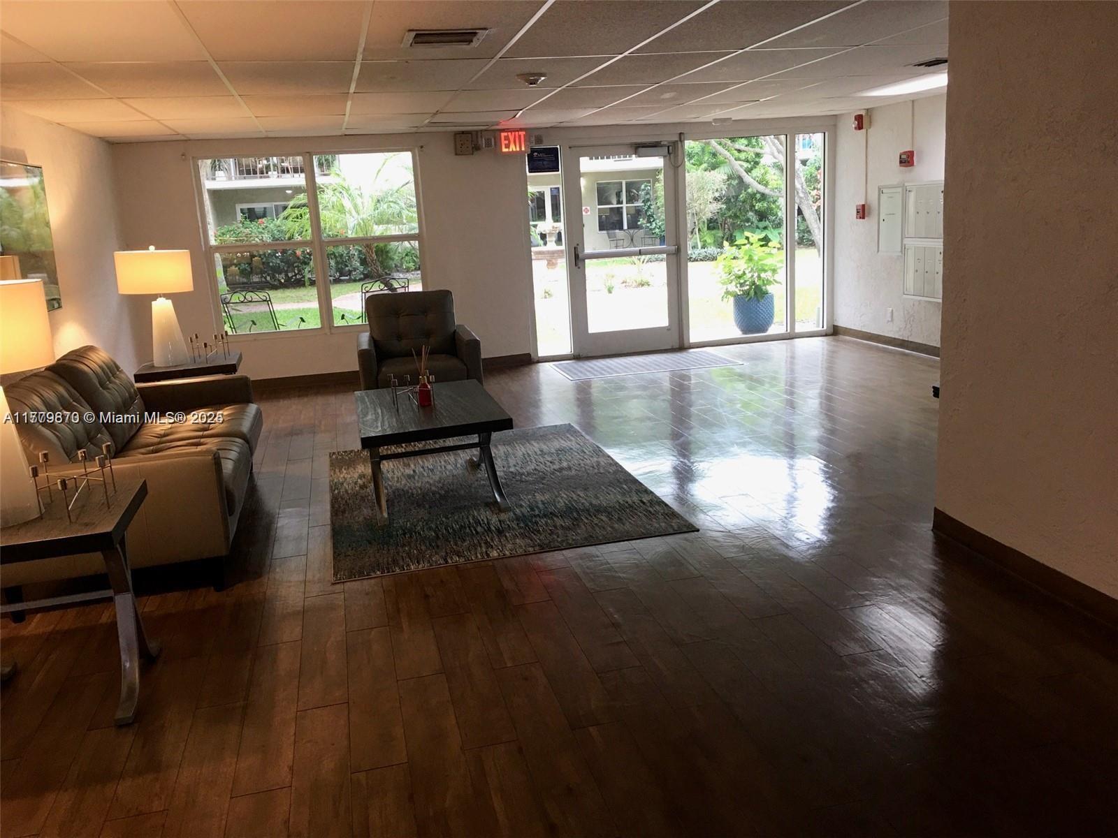 RIVER MANOR CONDO - Residential
