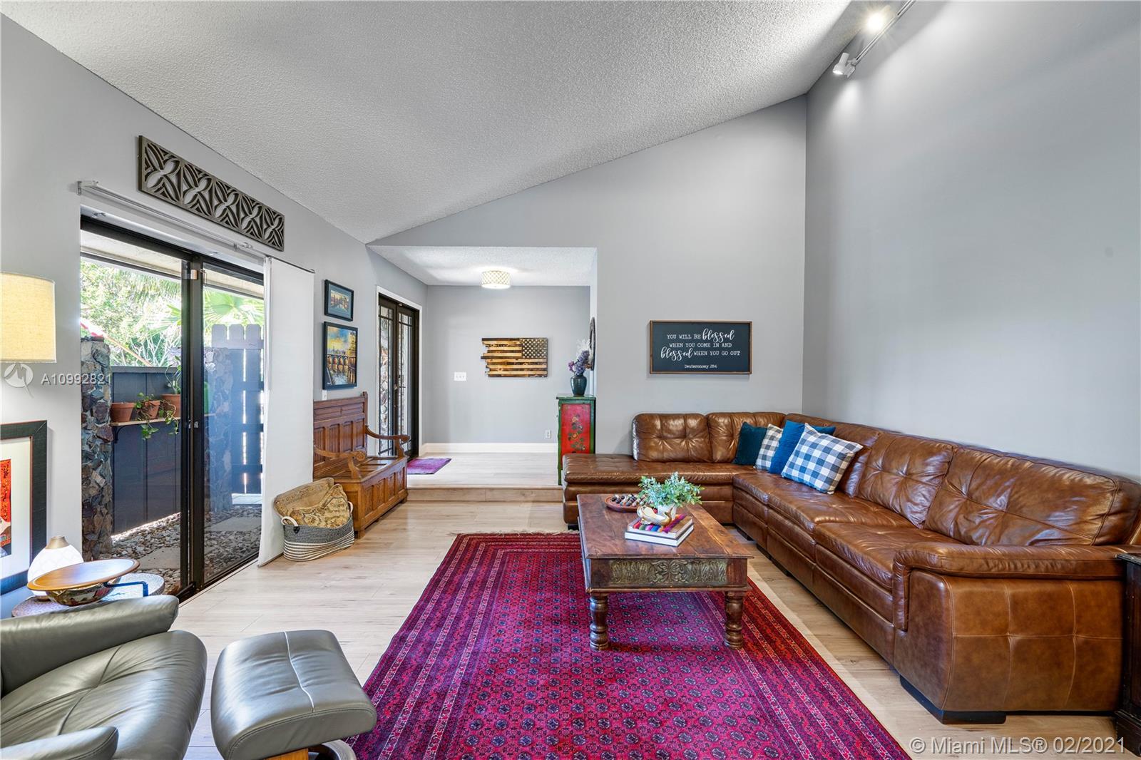 OAK WOOD - Residential