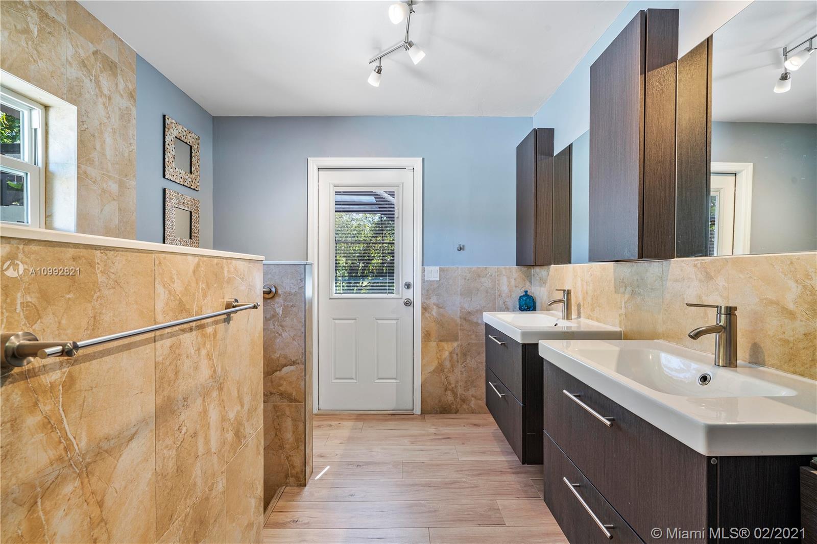 OAK WOOD - Residential