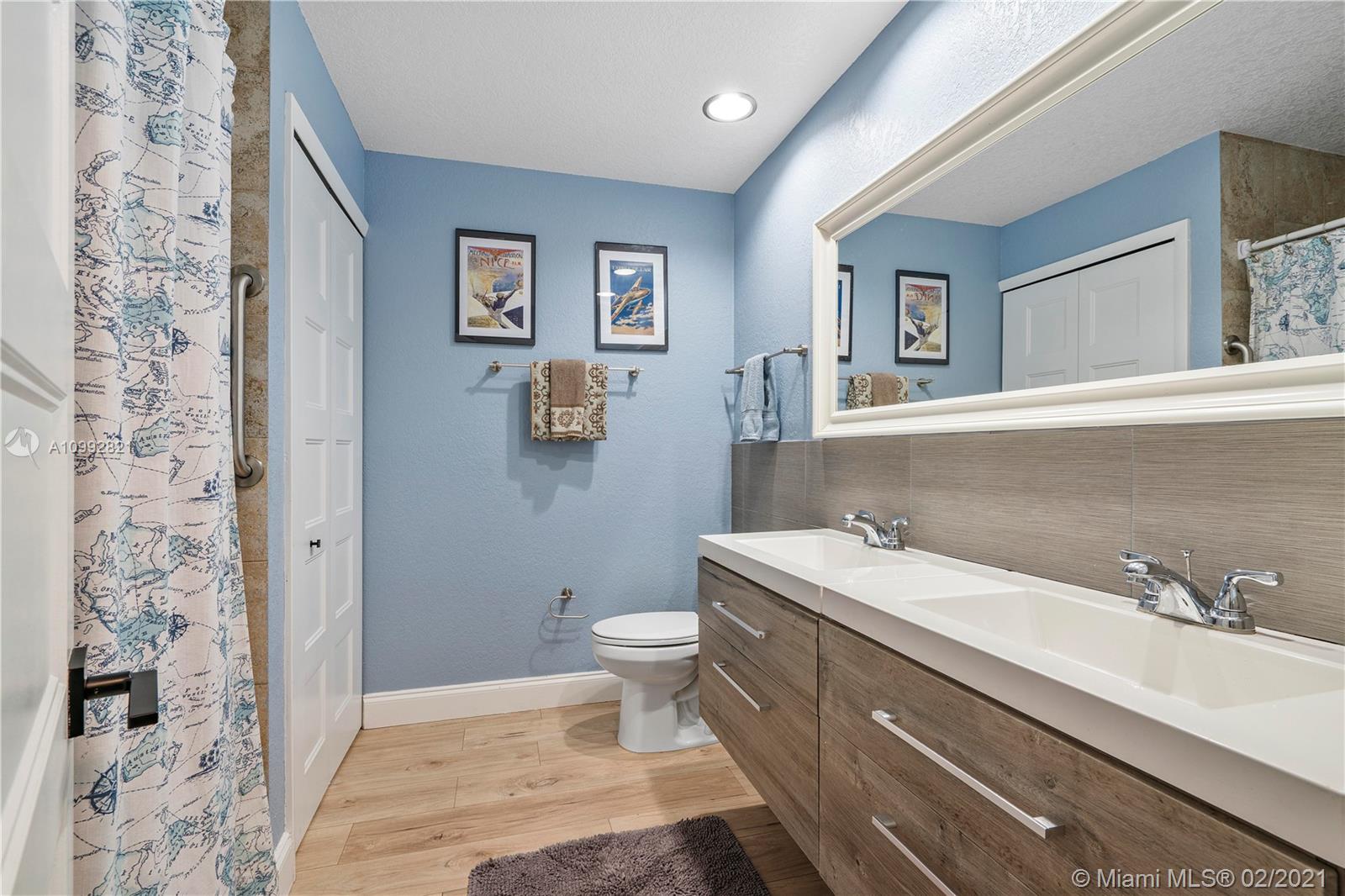 OAK WOOD - Residential