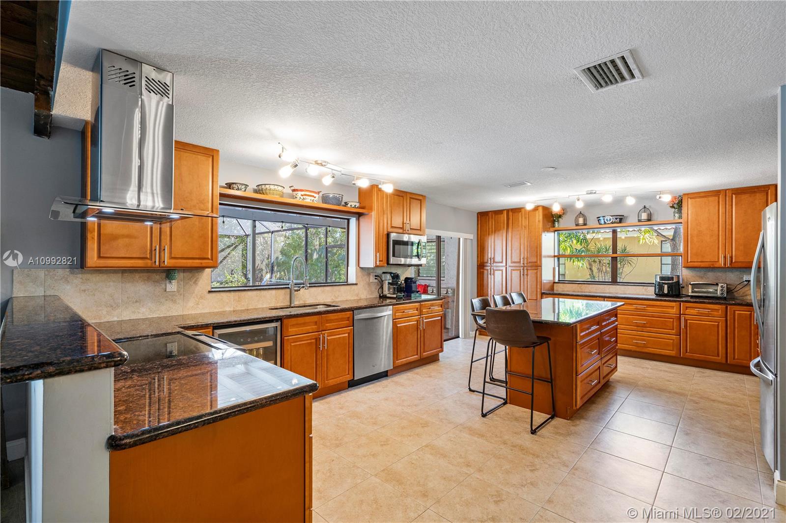 OAK WOOD - Residential