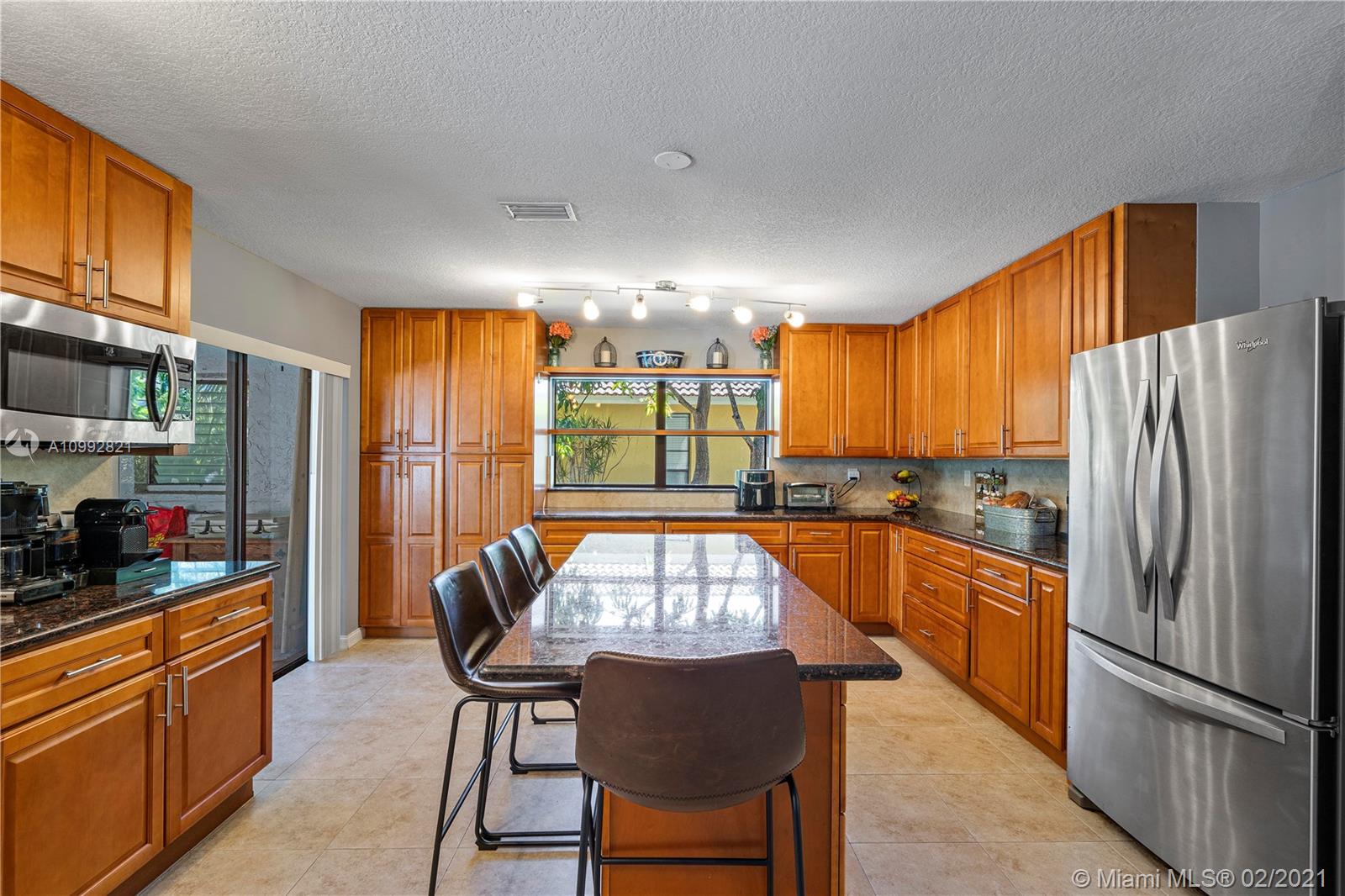 OAK WOOD - Residential