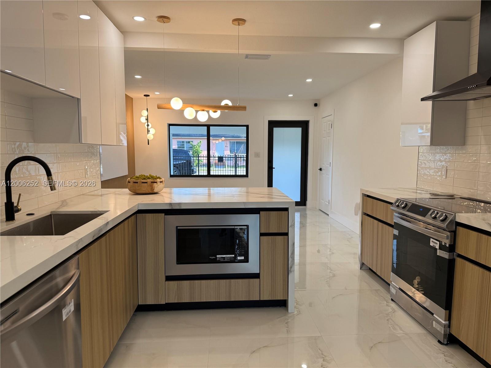 LAWNDALE 4TH ADDN - Residential