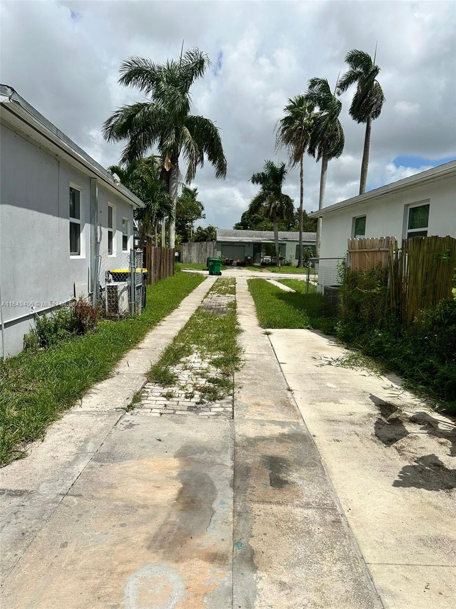 BROWARD GARDENS - Residential