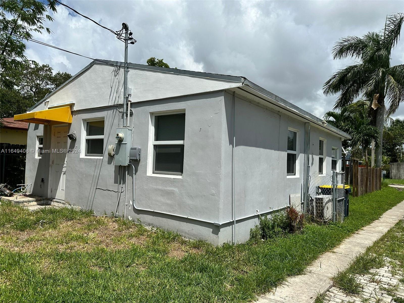 BROWARD GARDENS - Residential