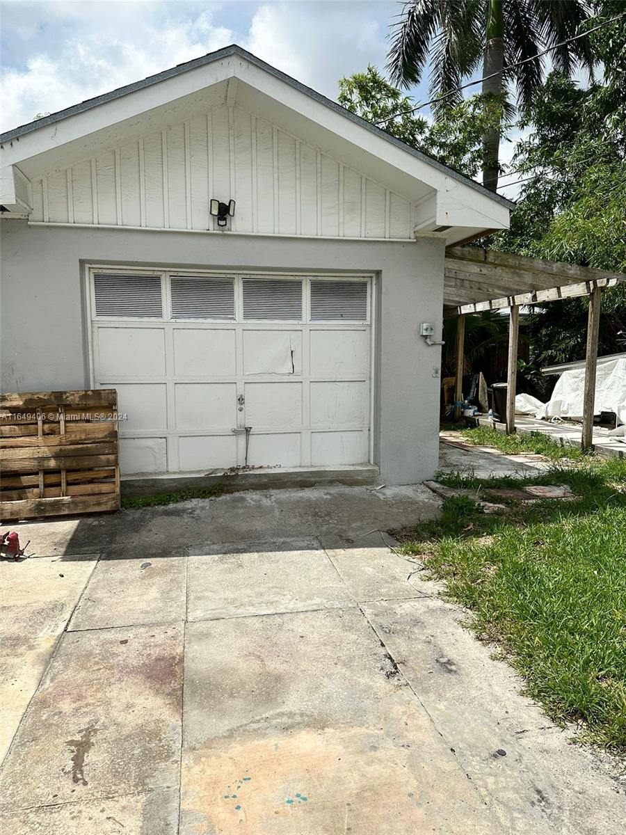 BROWARD GARDENS - Residential