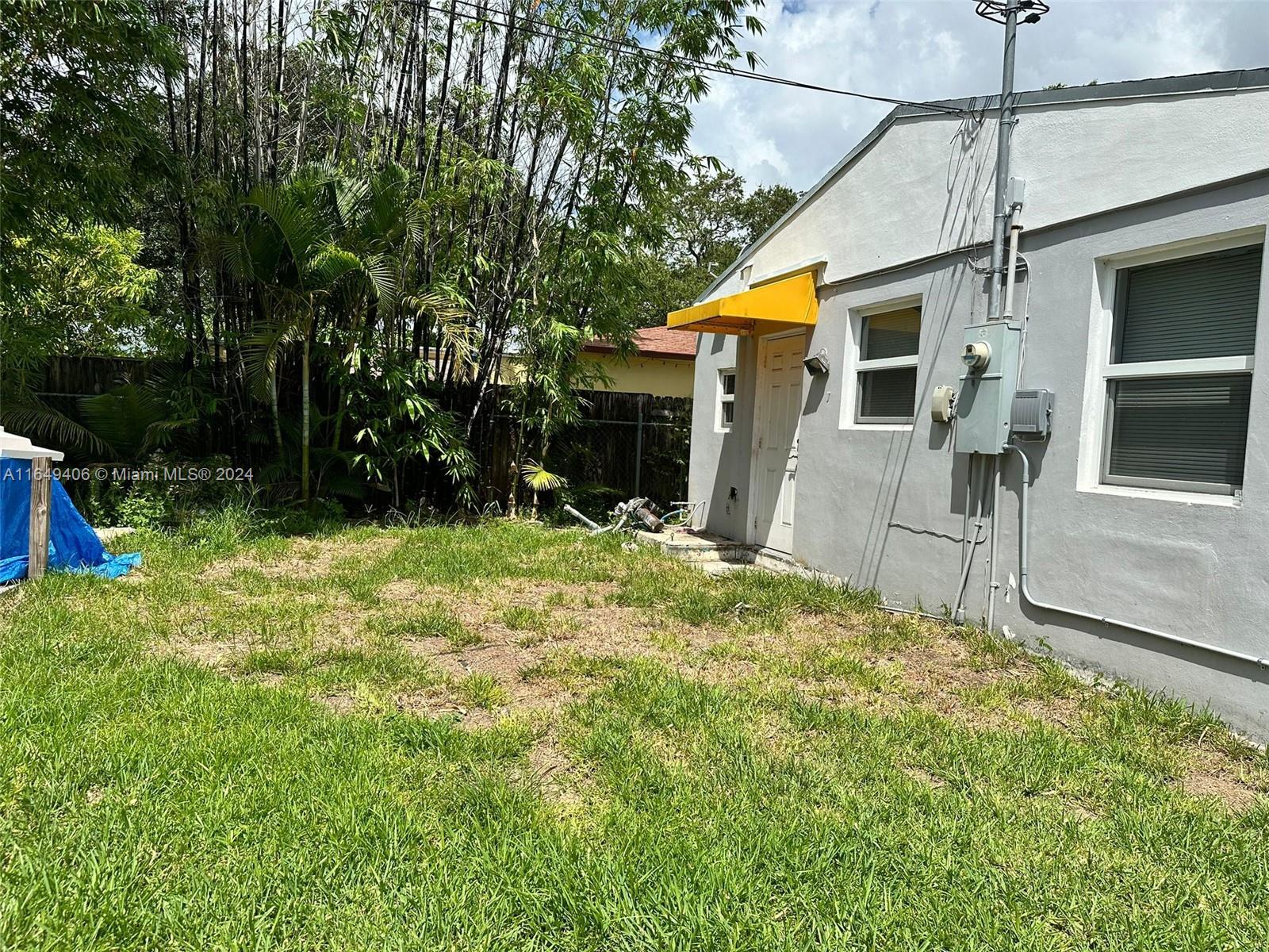 BROWARD GARDENS - Residential