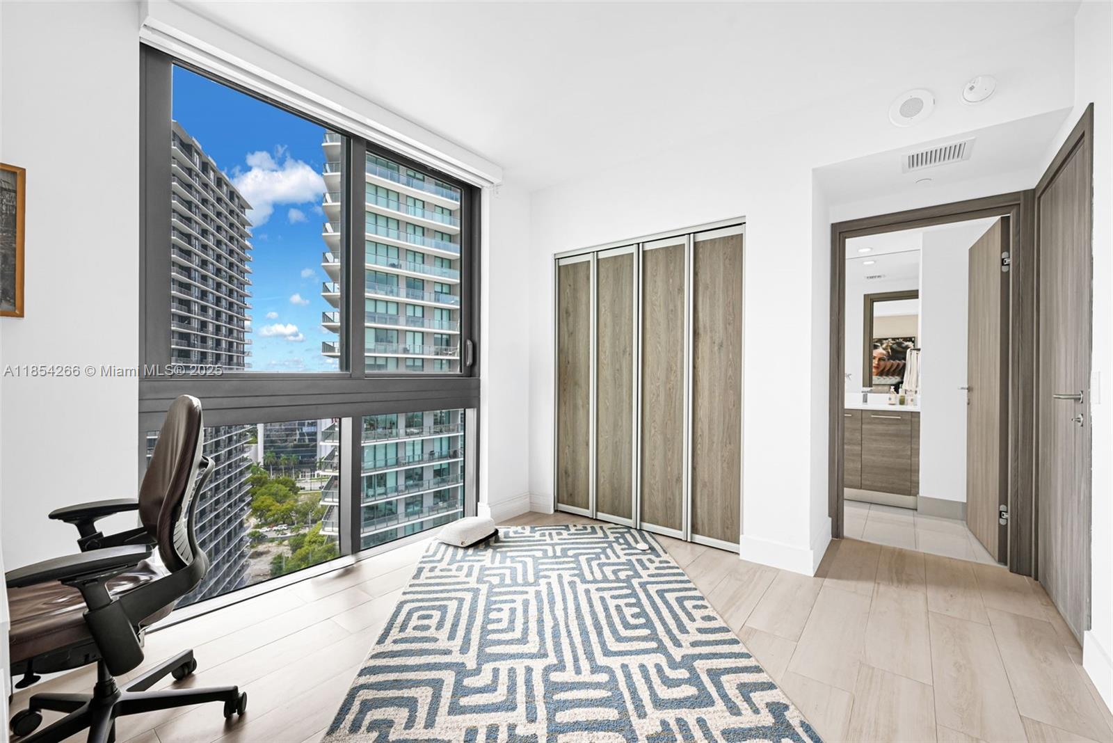 PARAISO BAY CONDO - Residential