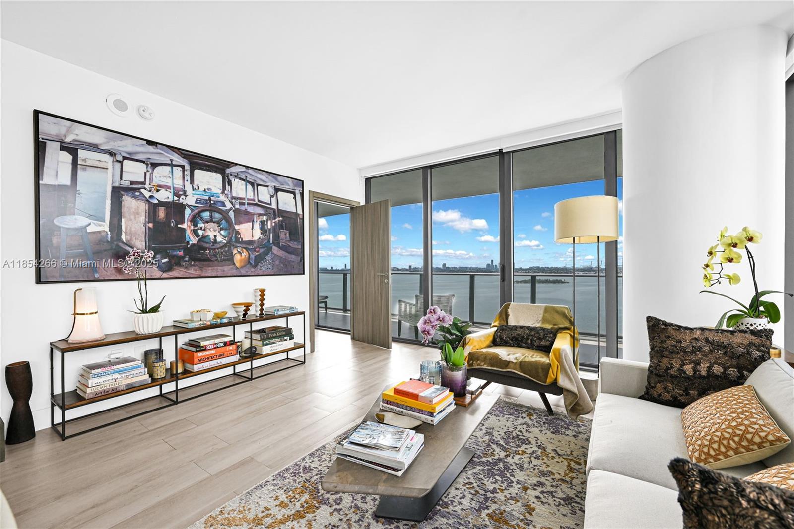 PARAISO BAY CONDO - Residential