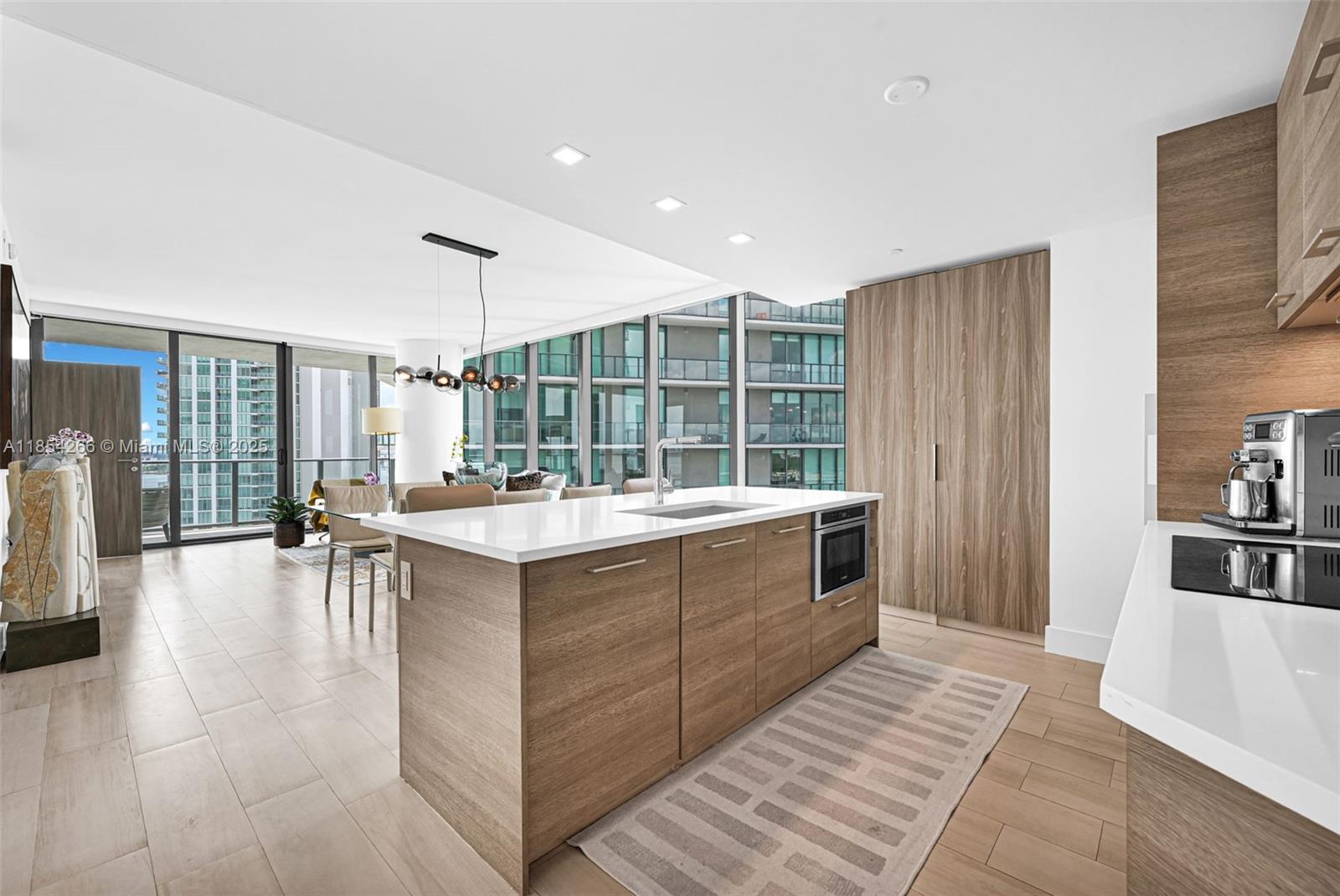 650 NE 32nd St 2201