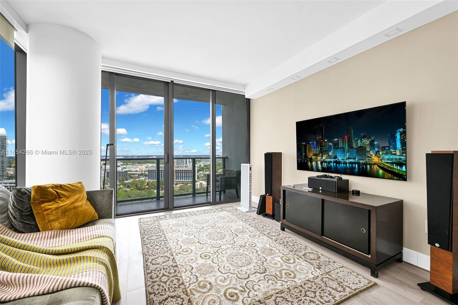 PARAISO BAY CONDO - Residential