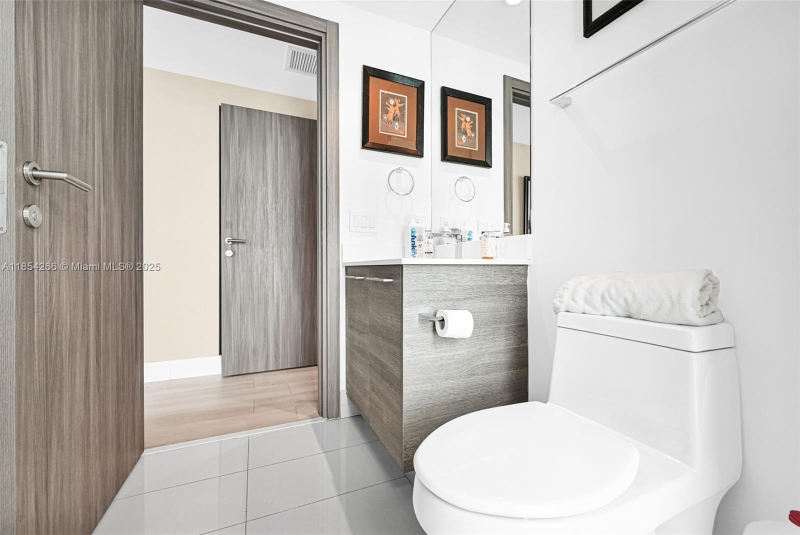 PARAISO BAY CONDO - Residential