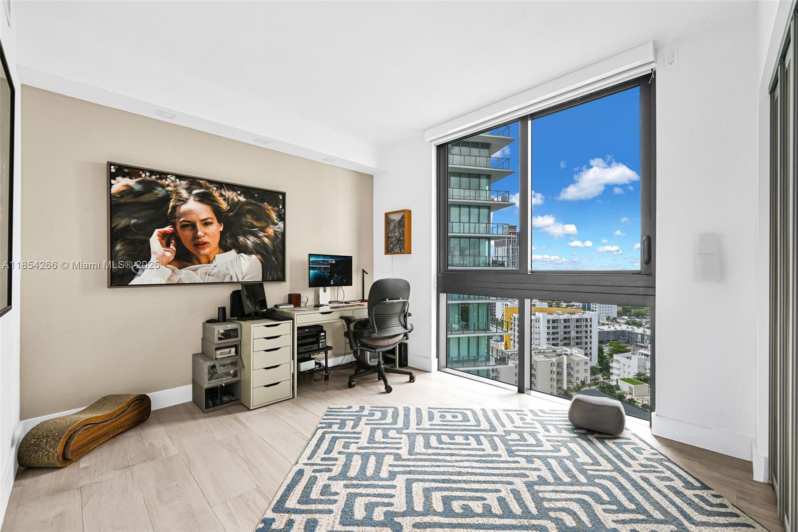 PARAISO BAY CONDO - Residential