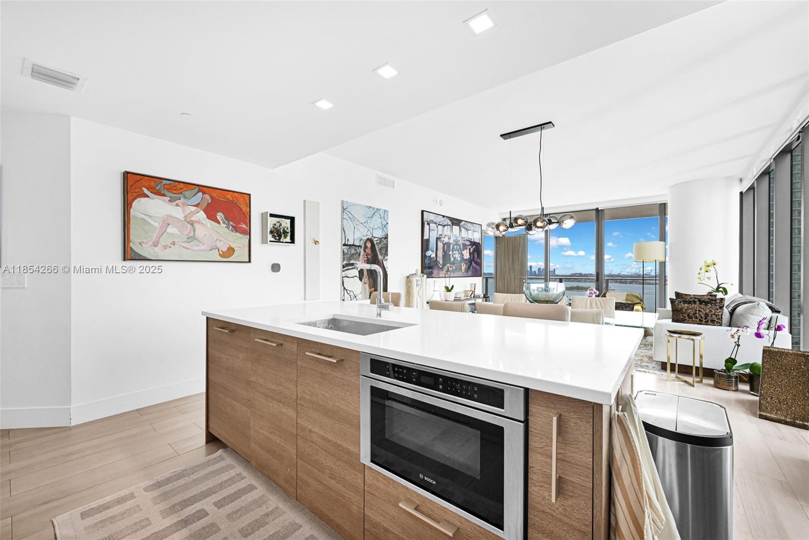 PARAISO BAY CONDO - Residential