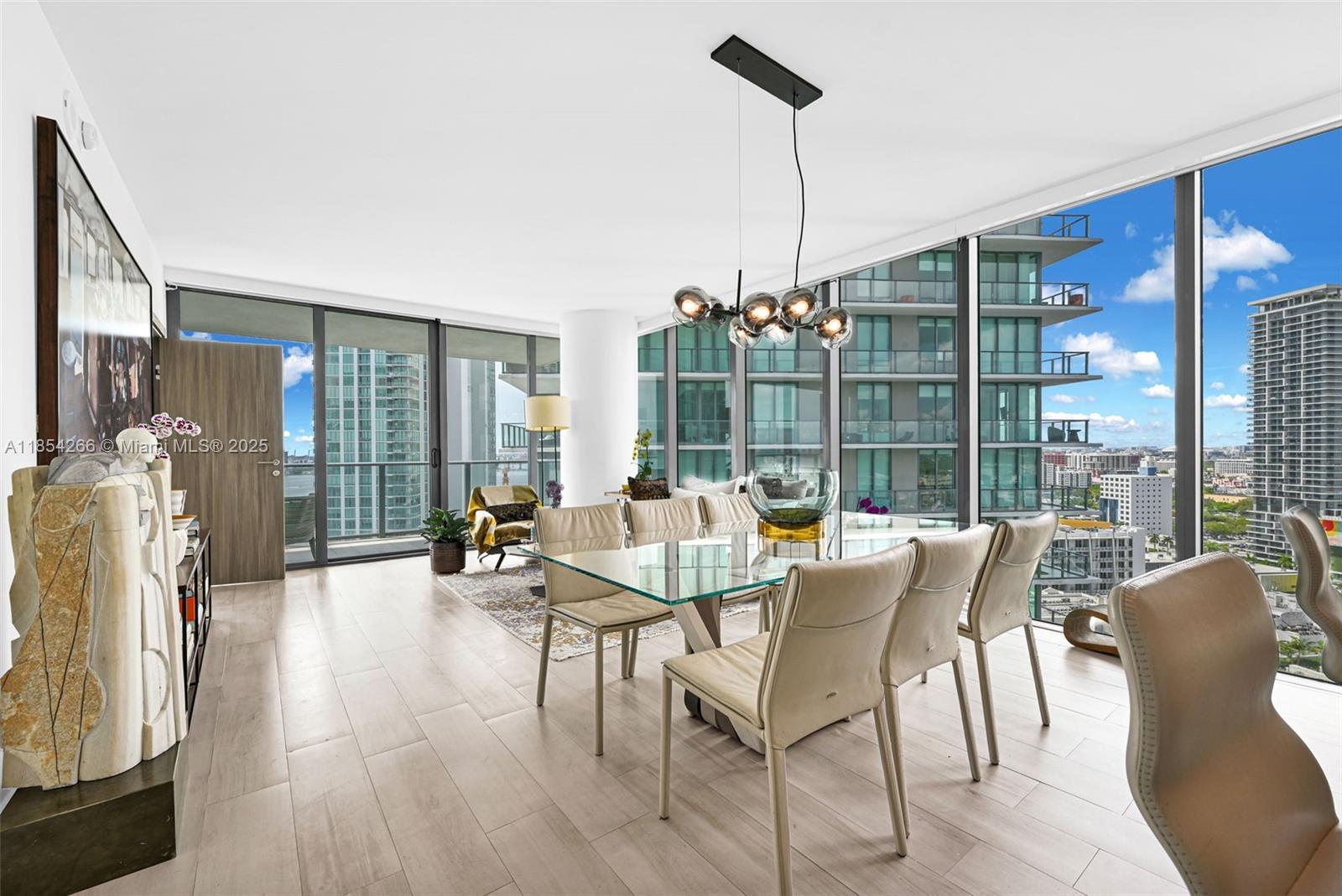 650 NE 32nd St 2201