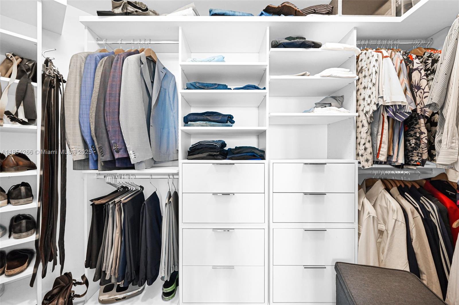 PARAISO BAY CONDO - Residential